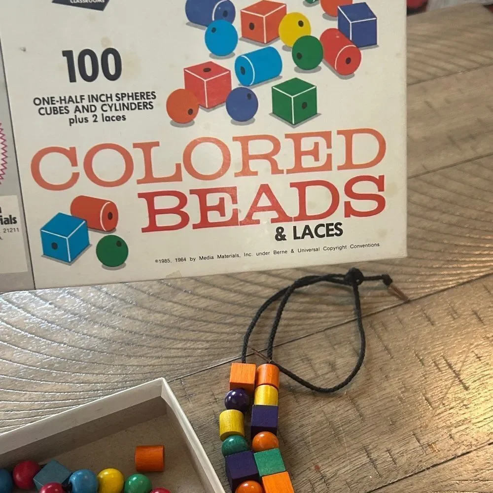Made in 🇺🇸 Colored Beads & Lace Set 1985 Kick it Old School 🏫 Grades K-5 RETRO